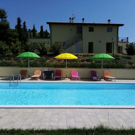 Agriturismo Terra Dei Falchi Castilenti Екстер'єр фото