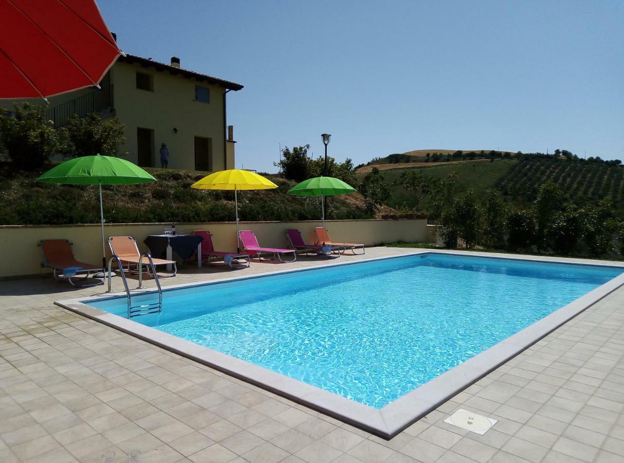 Agriturismo Terra Dei Falchi Castilenti Екстер'єр фото