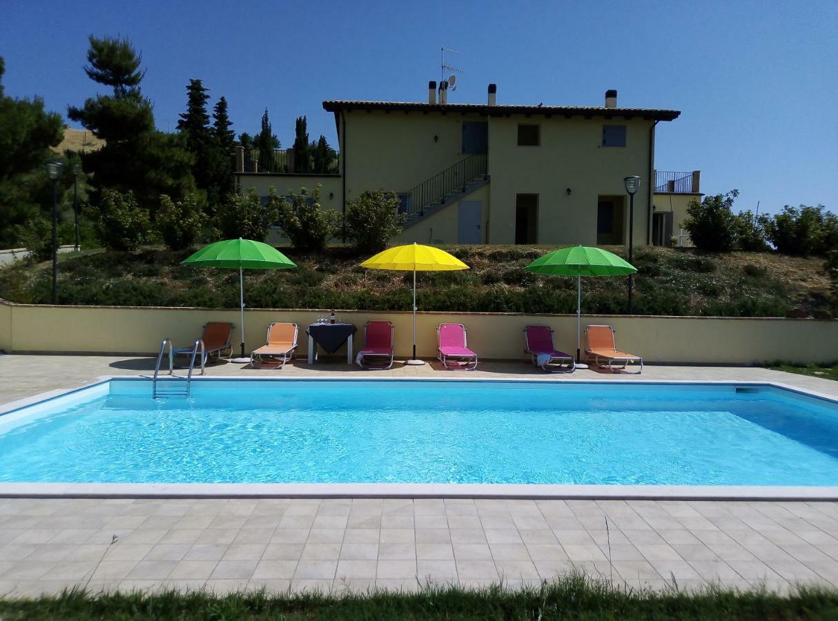 Agriturismo Terra Dei Falchi Castilenti Екстер'єр фото